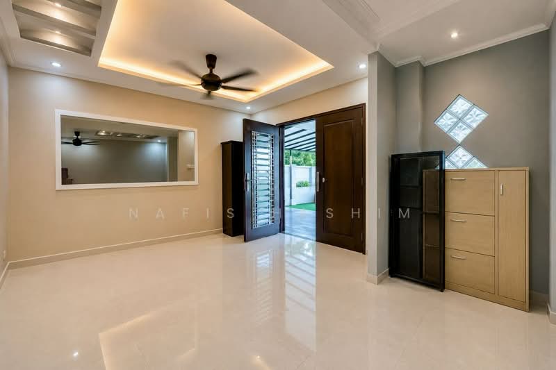 2-storey Terraced House for Sale in Seksyen 8 (Shah Alam) - Nafis Hashim - Entrance - PropertyGuru.com.my