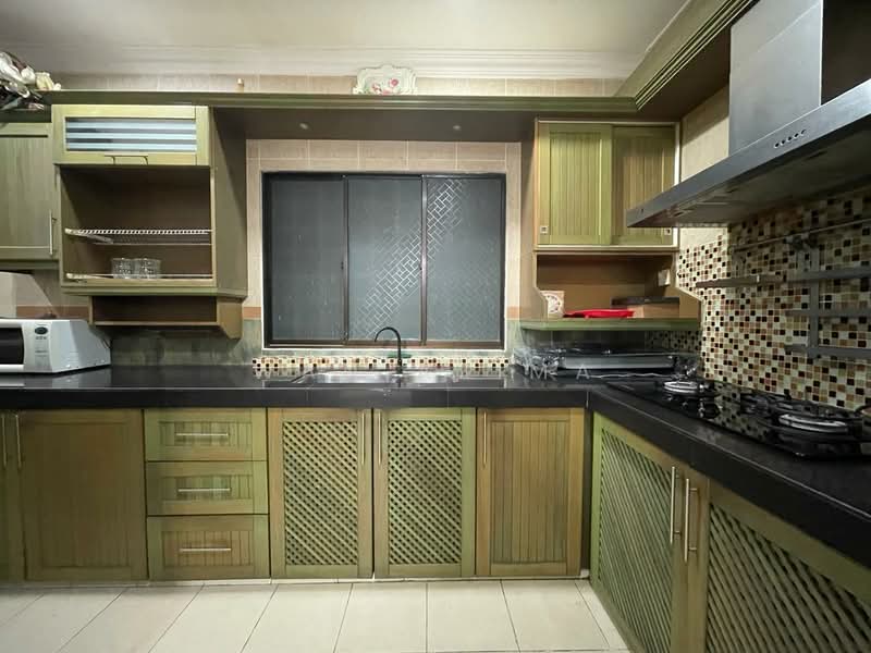 Rumah Teres 2-Tingkat untuk Dijual di Bandar Saujana Putra (Tanjong Duabelas) - Wan Azima - Kitchen - PropertyGuru.com.my