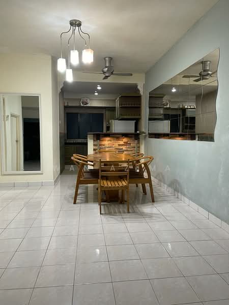 Rumah Teres 2-Tingkat untuk Dijual di Bandar Saujana Putra (Tanjong Duabelas) - Wan Azima - Dining Room - PropertyGuru.com.my