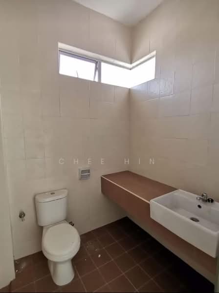 2-storey Terraced House for Sale in Bandar Puncak Alam (Puncak Alam) - Chee Hin - Bathroom - PropertyGuru.com.my