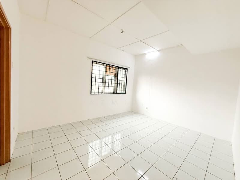 2-storey Terraced House for Sale in Sungai Buloh (Selangor) - Azmi . - PropertyGuru.com.my