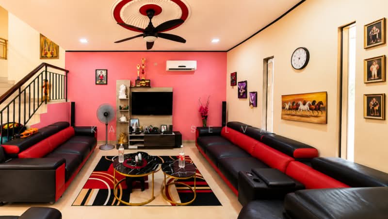 Rumah Teres 3-Tingkat untuk Dijual di Taman Perling (Perling) - Kalai Selvan - Living Room - PropertyGuru.com.my