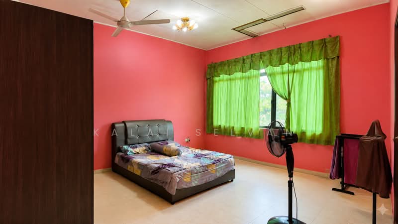 Rumah Teres 3-Tingkat untuk Dijual di Taman Perling (Perling) - Kalai Selvan - Bedroom - PropertyGuru.com.my