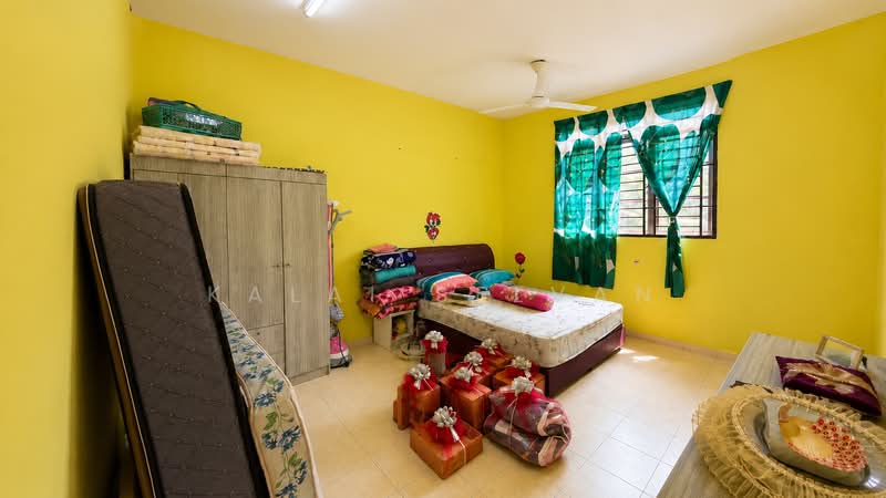 Rumah Teres 3-Tingkat untuk Dijual di Taman Perling (Perling) - Kalai Selvan - Bedroom - PropertyGuru.com.my