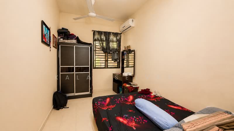 Rumah Teres 3-Tingkat untuk Dijual di Taman Perling (Perling) - Kalai Selvan - Bedroom - PropertyGuru.com.my