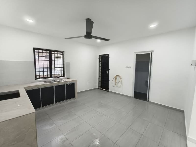 2-storey Terraced House for Sale in Taman Bukit Kempas (Tampoi) - Jovel Lim - Kitchen - PropertyGuru.com.my