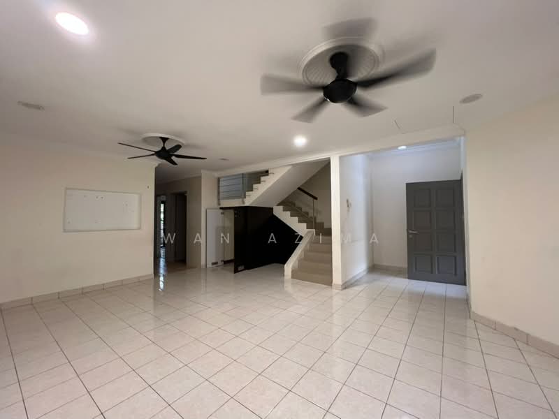 Rumah Teres 3-Tingkat untuk Dijual di Sierramas (Sungai Buloh) - Wan Azima - Living Room - PropertyGuru.com.my
