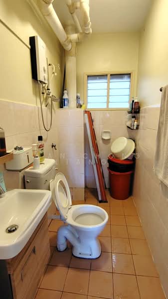 Pangsapuri untuk Dijual di Kinrara Putri - Chan Chong Liang - Bathroom - PropertyGuru.com.my