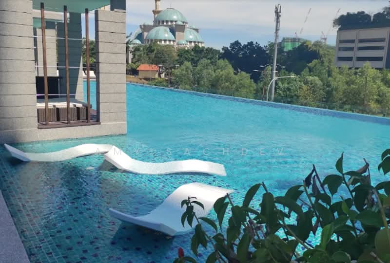 Kediaman Servis untuk Dijual di Met 1 Residences - Amy Sachdev - Pool - PropertyGuru.com.my