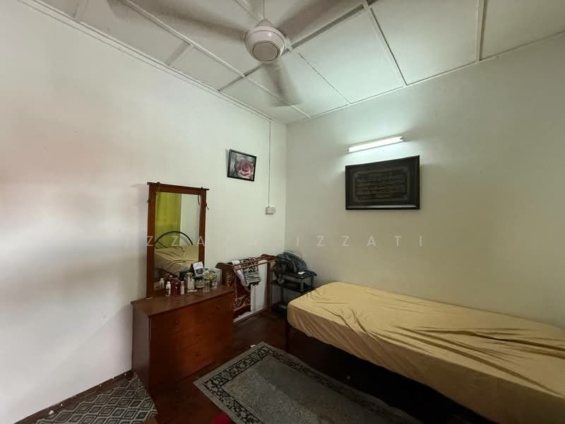 Rumah Teres 2-Tingkat untuk Dijual di Kampung Gombak Indah (Batu Caves) - Izzaza Izzati - Bedroom - PropertyGuru.com.my