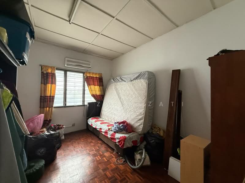 Rumah Teres 2-Tingkat untuk Dijual di Kampung Gombak Indah (Batu Caves) - Izzaza Izzati - Bedroom - PropertyGuru.com.my