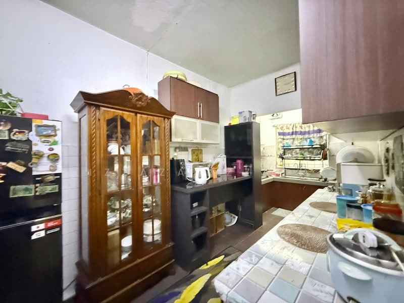 Rumah Teres 2-Tingkat untuk Dijual di Kampung Gombak Indah (Batu Caves) - Izzaza Izzati - Kitchen - PropertyGuru.com.my