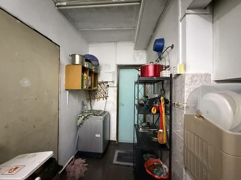 Rumah Teres 2-Tingkat untuk Dijual di Kampung Gombak Indah (Batu Caves) - Izzaza Izzati - Kitchen - PropertyGuru.com.my