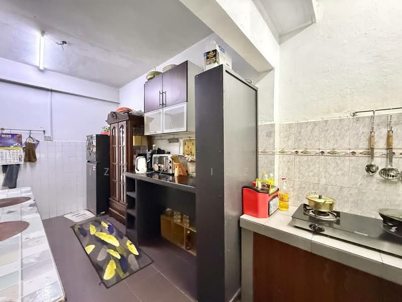 Rumah Teres 2-Tingkat untuk Dijual di Kampung Gombak Indah (Batu Caves) - Izzaza Izzati - Kitchen - PropertyGuru.com.my