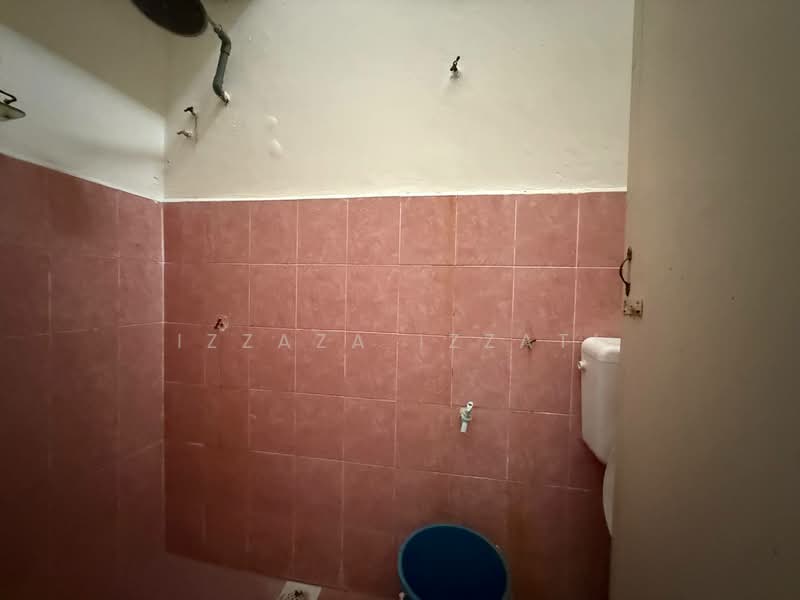 Rumah Teres 2-Tingkat untuk Dijual di Kampung Gombak Indah (Batu Caves) - Izzaza Izzati - Bathroom - PropertyGuru.com.my