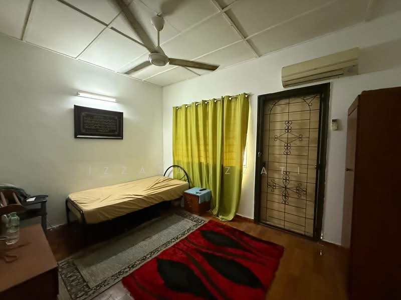 Rumah Teres 2-Tingkat untuk Dijual di Kampung Gombak Indah (Batu Caves) - Izzaza Izzati - Bedroom - PropertyGuru.com.my