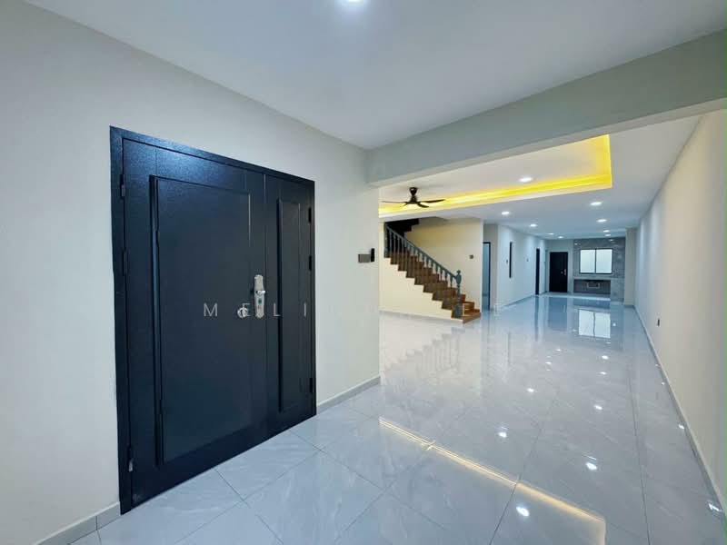 Rumah Teres 2-Tingkat untuk Dijual di Taman Sentosa (Johor Bahru) - Melinda Ee - Entrance - PropertyGuru.com.my