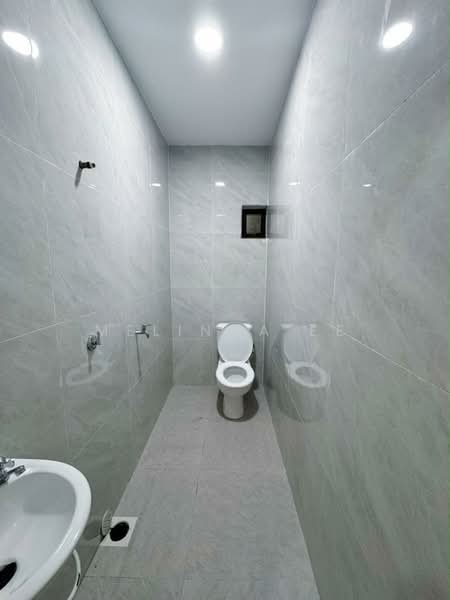 Rumah Teres 2-Tingkat untuk Dijual di Taman Sentosa (Johor Bahru) - Melinda Ee - Bathroom - PropertyGuru.com.my