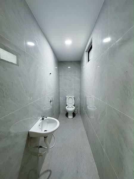 Rumah Teres 2-Tingkat untuk Dijual di Taman Sentosa (Johor Bahru) - Melinda Ee - Bathroom - PropertyGuru.com.my