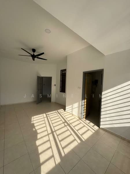 2-storey Terraced House for Sale in Taman Johor Jaya (Johor Bahru) - Jasmine Lim - Living Room - PropertyGuru.com.my
