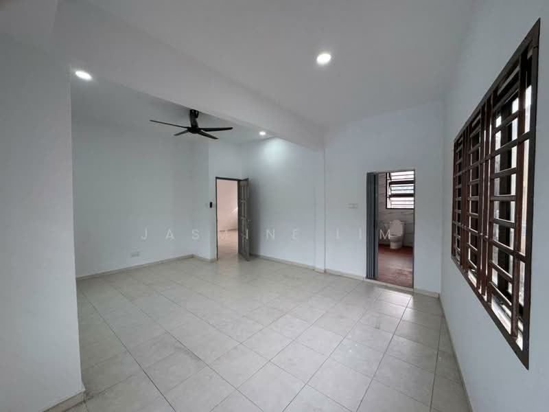 2-storey Terraced House for Sale in Taman Johor Jaya (Johor Bahru) - Jasmine Lim - Living Room - PropertyGuru.com.my
