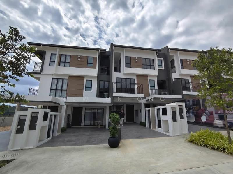 Townhouse for Sale in Sepang (Selangor) - Newton Ong - Exterior - PropertyGuru.com.my