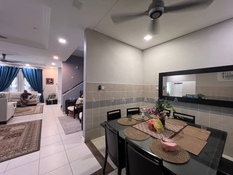 Rumah Berkembar untuk Dijual di Bangi (Selangor) - Akmal Zakaria - Living Room - PropertyGuru.com.my