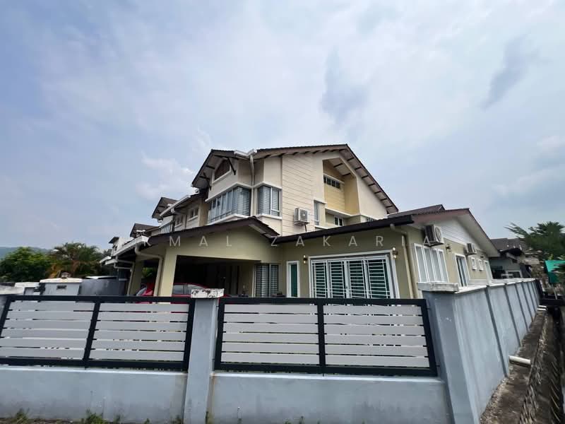 Rumah Berkembar untuk Dijual di Bangi (Selangor) - Akmal Zakaria - PropertyGuru.com.my
