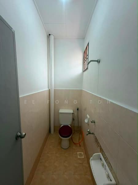 2-storey Terraced House for Sale in Taman Bukit Tiram (Ulu Tiram) - Ee Fong Toh - Bathroom - PropertyGuru.com.my