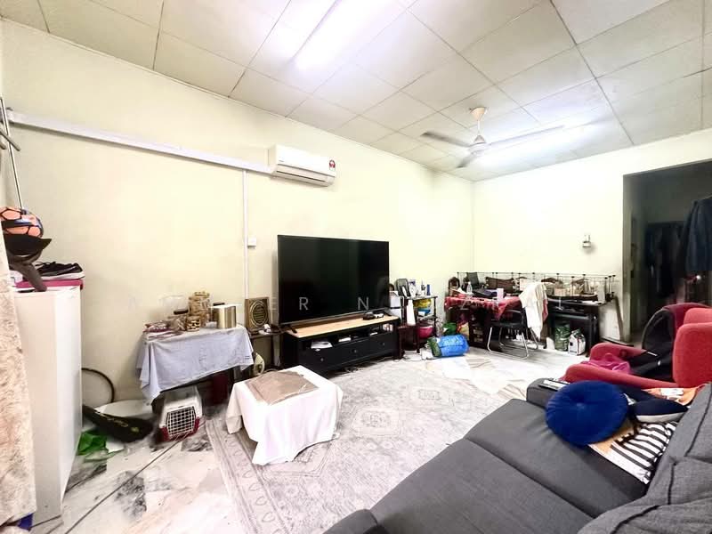 Rumah Teres 1-Tingkat untuk Dijual di Bandar Tun Hussein Onn (Cheras) - Ammeer Nadzrai - Living Room - PropertyGuru.com.my