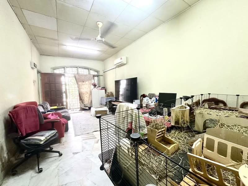 Rumah Teres 1-Tingkat untuk Dijual di Bandar Tun Hussein Onn (Cheras) - Ammeer Nadzrai - Living Room - PropertyGuru.com.my
