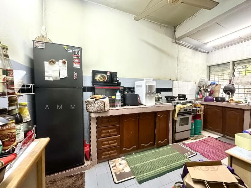 Rumah Teres 1-Tingkat untuk Dijual di Bandar Tun Hussein Onn (Cheras) - Ammeer Nadzrai - Kitchen - PropertyGuru.com.my