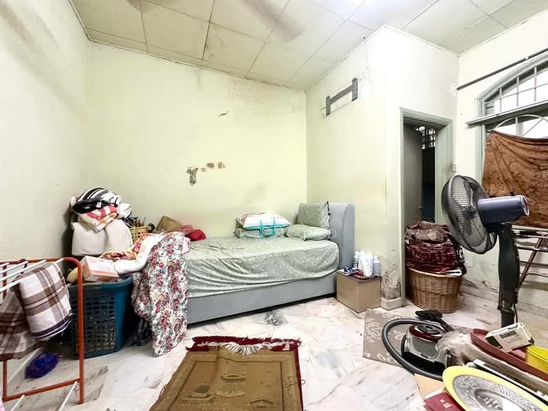 Rumah Teres 1-Tingkat untuk Dijual di Bandar Tun Hussein Onn (Cheras) - Ammeer Nadzrai - Bedroom - PropertyGuru.com.my