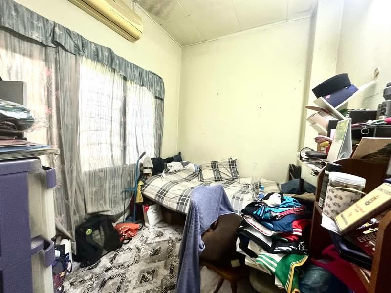 Rumah Teres 1-Tingkat untuk Dijual di Bandar Tun Hussein Onn (Cheras) - Ammeer Nadzrai - Bedroom - PropertyGuru.com.my