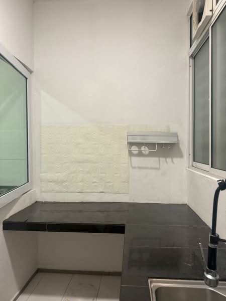 Kondominium untuk Disewa di The Holmes 1 - Geoff Lim - Kitchen - PropertyGuru.com.my