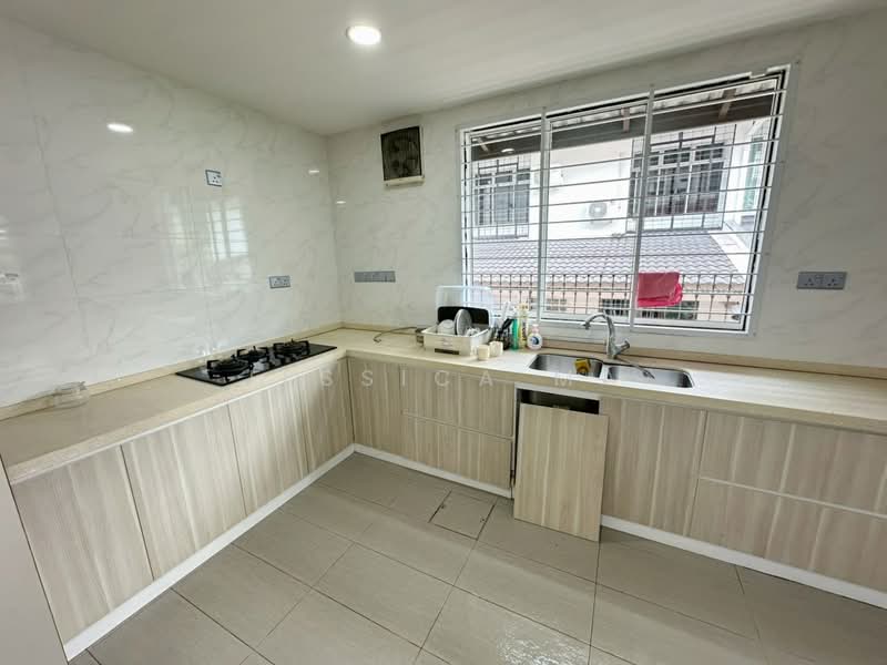 Semi-Detached House for Rent in Taman Pelangi (Johor Bahru) - Jessica Ma - Kitchen - PropertyGuru.com.my