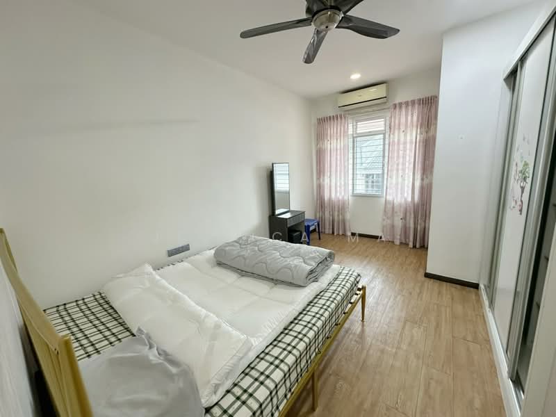 Semi-Detached House for Rent in Taman Pelangi (Johor Bahru) - Jessica Ma - Bedroom - PropertyGuru.com.my