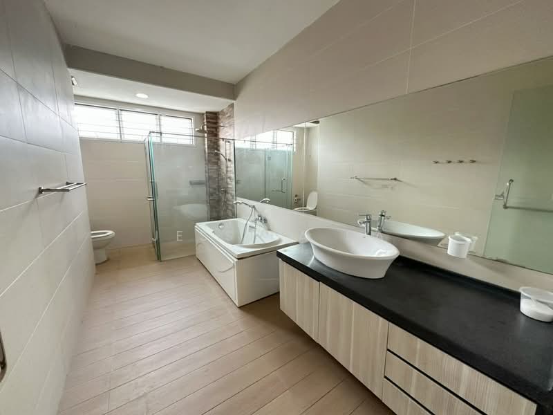 Semi-Detached House for Rent in Taman Pelangi (Johor Bahru) - Jessica Ma - Bathroom - PropertyGuru.com.my
