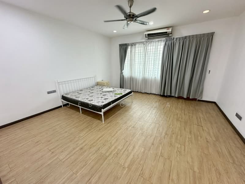 Semi-Detached House for Rent in Taman Pelangi (Johor Bahru) - Jessica Ma - Bedroom - PropertyGuru.com.my