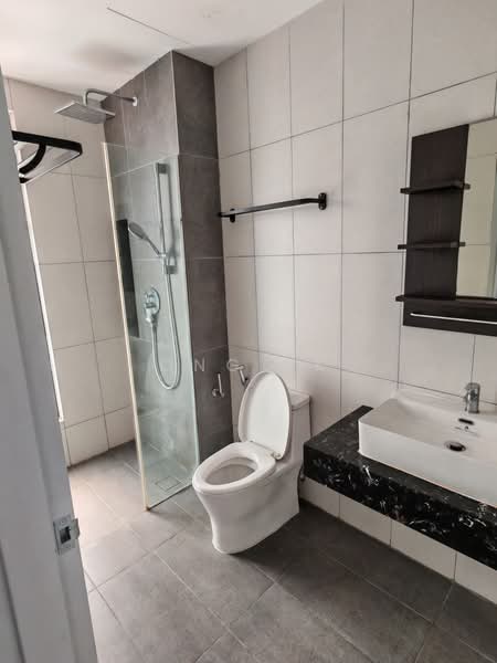 Kediaman Servis untuk Disewa di Ruby Seapark - Ong KK - Bathroom - PropertyGuru.com.my