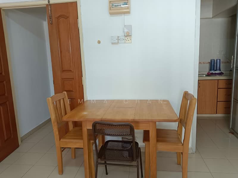 Rumah Flat untuk Disewa di Desa Airmas Flat - Emma Chan - Dining Room - PropertyGuru.com.my