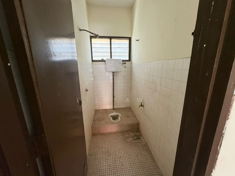 Rumah Teres 2-Tingkat untuk Dijual di Batu Caves (Selangor) - Liza Awi - Bathroom - PropertyGuru.com.my