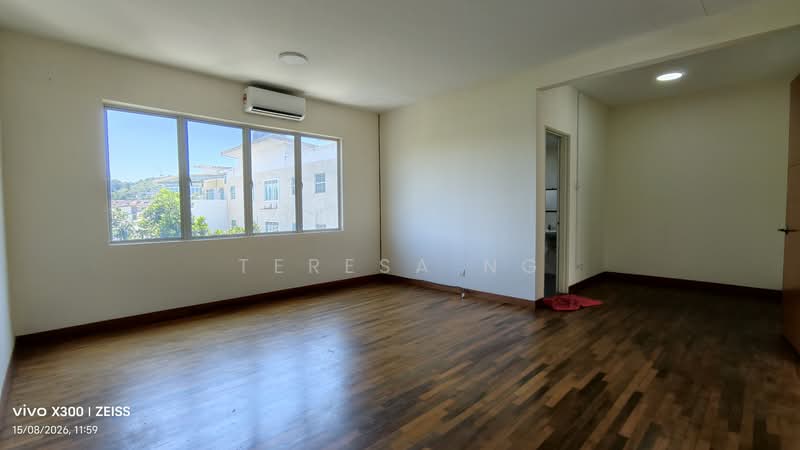3-storey Terraced House for Rent in Puchong (Selangor) - Teresa Ng - 2nd Floor Bedroom - PropertyGuru.com.my
