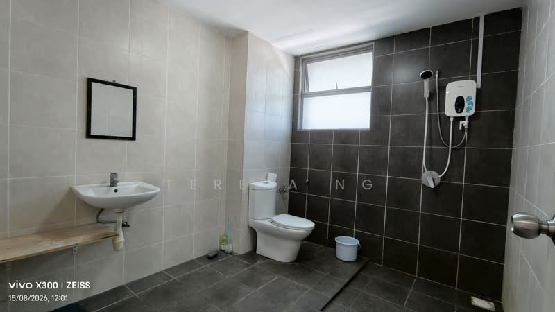 3-storey Terraced House for Rent in Puchong (Selangor) - Teresa Ng - 2nd Floor Bathroom - PropertyGuru.com.my