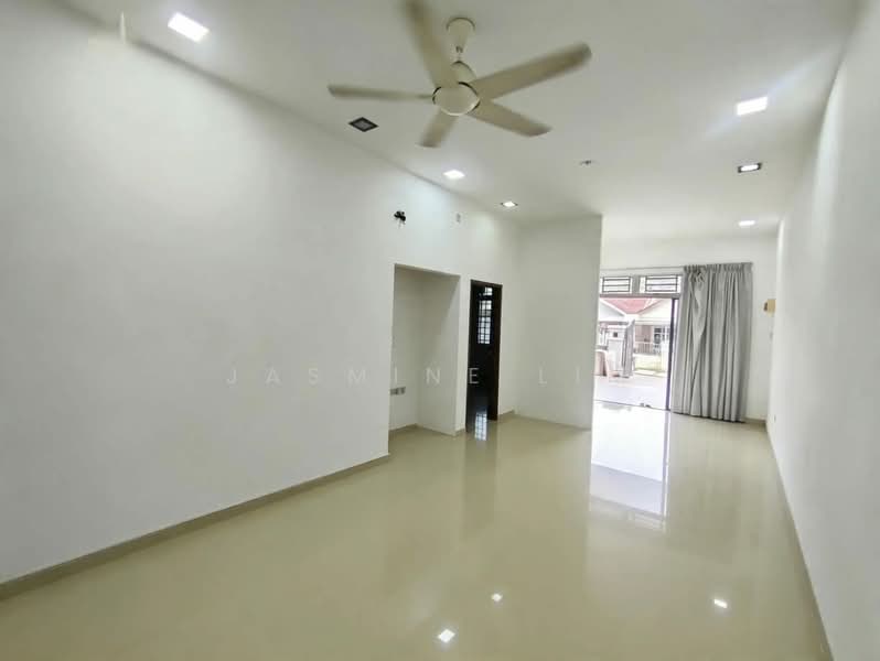 1-storey Terraced House for Sale in Taman Nusa Bestari 2 (Iskandar Puteri (Nusajaya)) - Jasmine Lim - Living Room - PropertyGuru.com.my