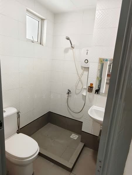 Service Residence for Rent at Seasons Amara Larkin - Jessica Ma - Bathroom - PropertyGuru.com.my