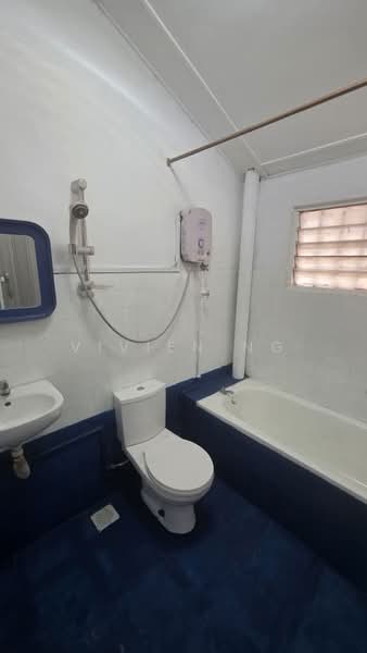 Rumah Teres 3-Tingkat untuk Dijual di Taman Putra (Ampang) - Vivien Ng - Bathroom - PropertyGuru.com.my