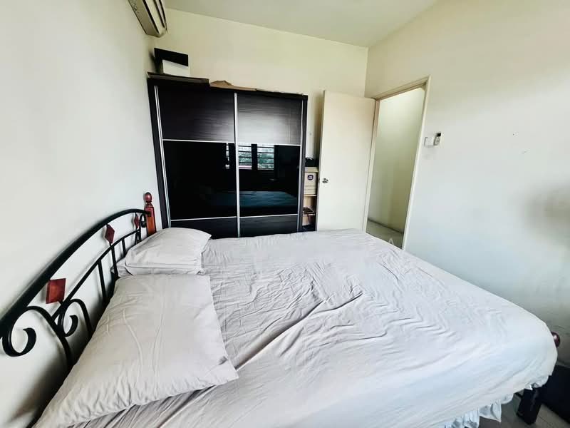 Apartment for Rent at Larkin Residence (Phase One) - Jessica Ma - Bedroom - PropertyGuru.com.my