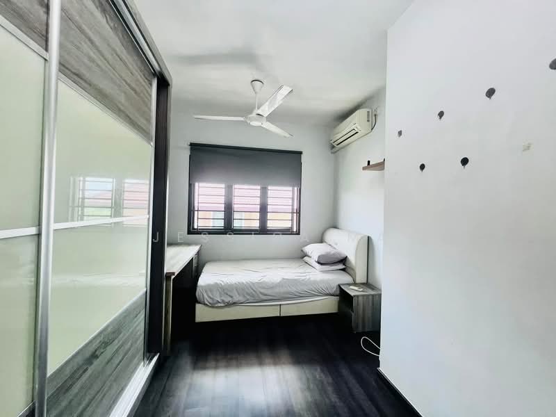 Apartment for Rent at Larkin Residence (Phase One) - Jessica Ma - Bedroom - PropertyGuru.com.my