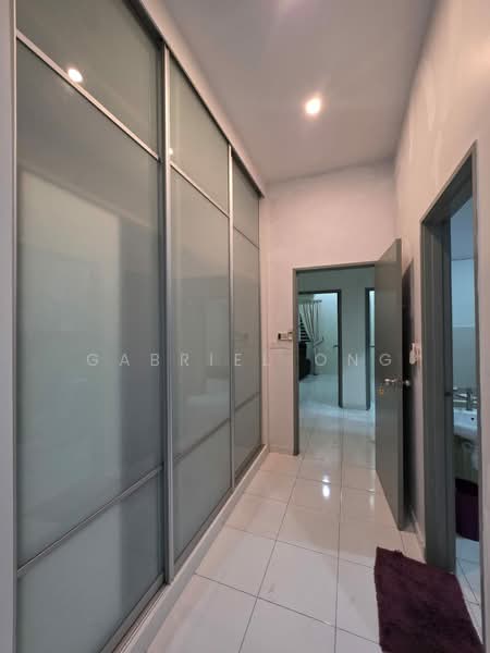 Rumah Teres 2-Tingkat untuk Dijual di Taman Setia Indah (Tebrau) - Gabriel Ong - Corridor - PropertyGuru.com.my